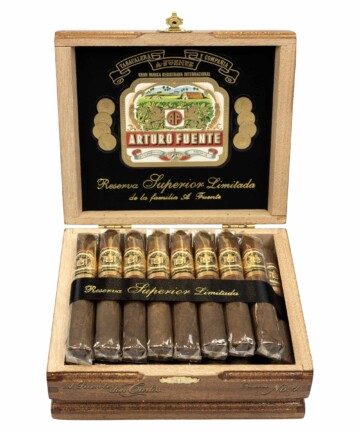 A. Fuente Gran Reserva Numero 4 - 25 cigares